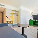 Ibis Styles Centre 酒店 3*