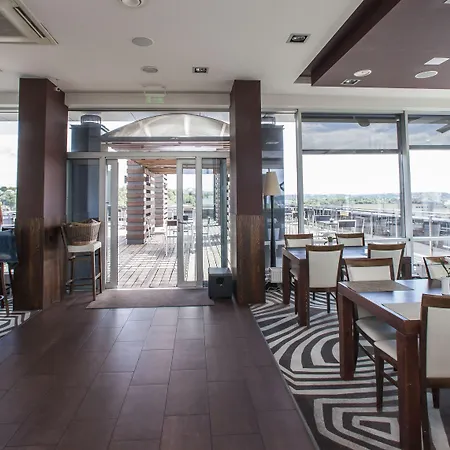 Ibis Styles Centre 3*