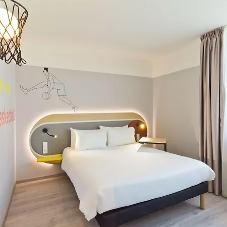 Ibis Styles Centre 3*