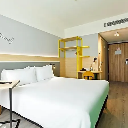Ibis Styles Centre Hotel 3*
